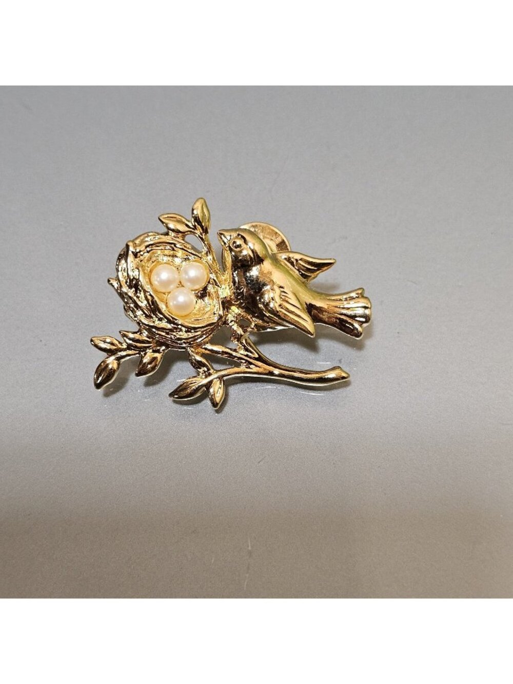 Bird with Nest and Eggs Brooch Lapel Pin Gold Toned with Faux Pearls